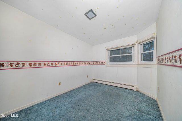 8 Providence Street, Guilderland, NY 12203