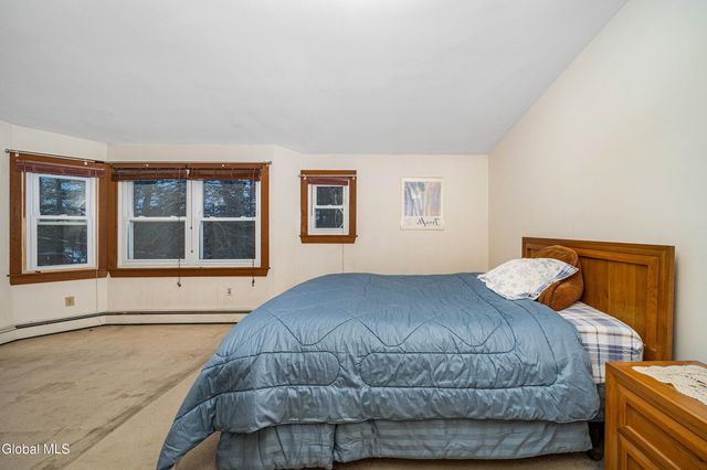 8 Providence Street, Guilderland, NY 12203