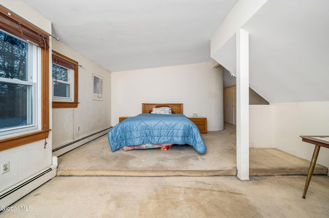 8 Providence Street, Guilderland, NY 12203