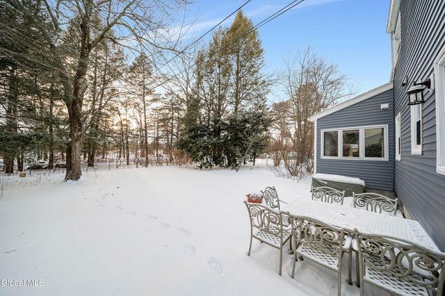 8 Providence Street, Guilderland, NY 12203