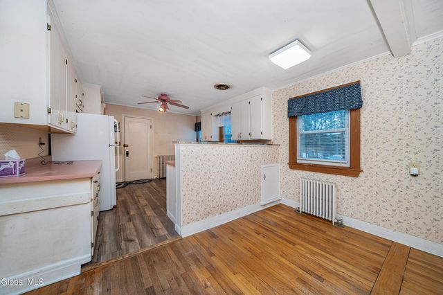 8 Providence Street, Guilderland, NY 12203