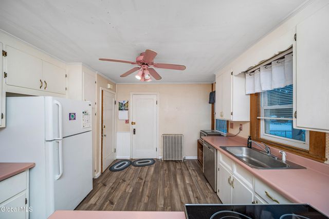 8 Providence Street, Guilderland, NY 12203