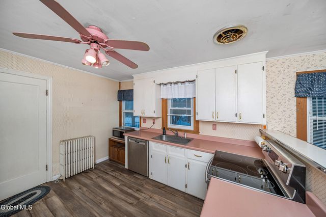 8 Providence Street, Guilderland, NY 12203