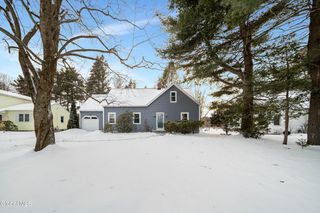 8 Providence Street, Guilderland, NY 12203