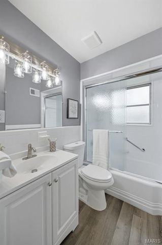 8605 Mayflower Court, University City, MO 63132