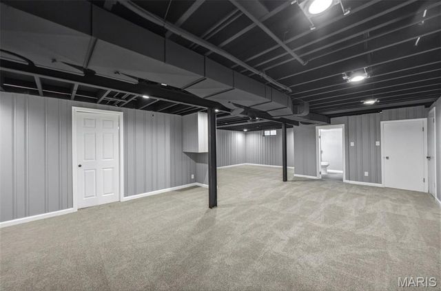 8605 Mayflower Court, University City, MO 63132