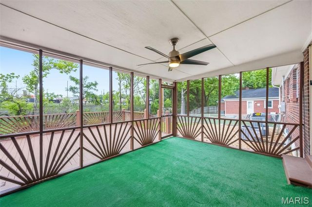 8605 Mayflower Court, University City, MO 63132