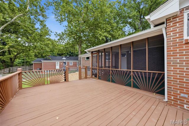 8605 Mayflower Court, University City, MO 63132
