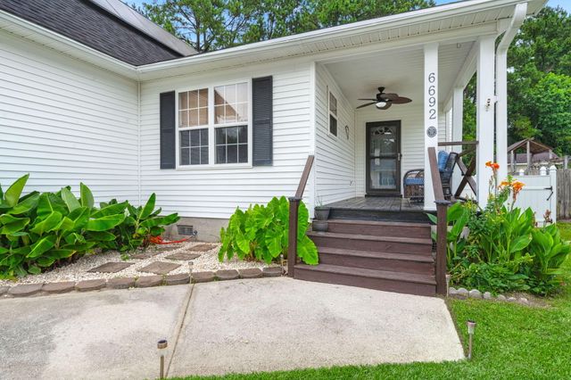6692 Bent Creek, North Charleston, SC 29420