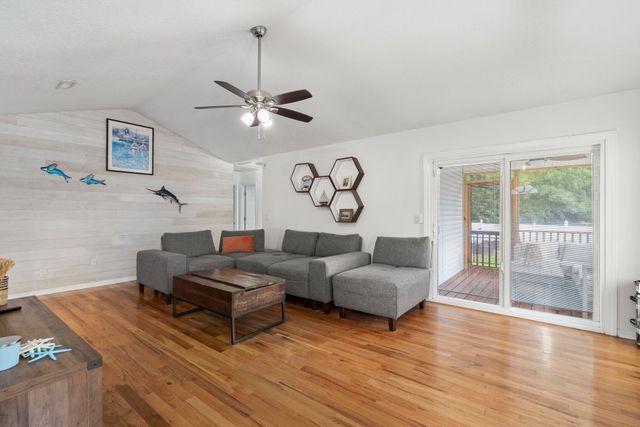 6692 Bent Creek, North Charleston, SC 29420