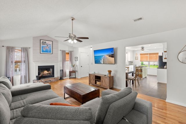 6692 Bent Creek, North Charleston, SC 29420