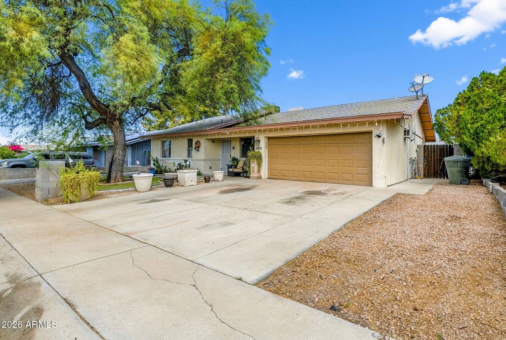 3010 W VILLA RITA Drive, Phoenix, AZ 85053 — exterior