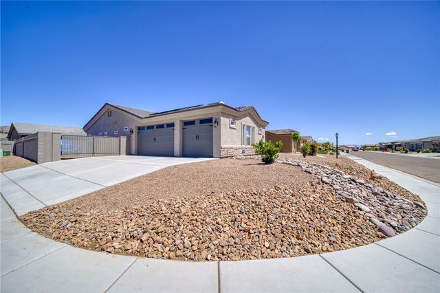 2115 John Wayne Drive, Kingman, AZ 86409