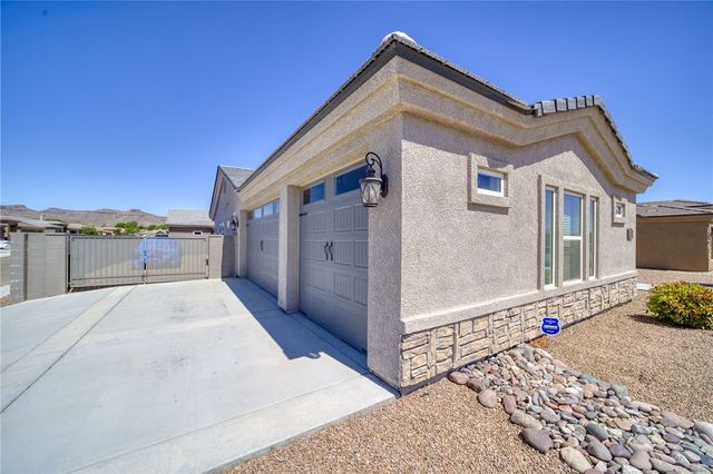 2115 John Wayne Drive, Kingman, AZ 86409