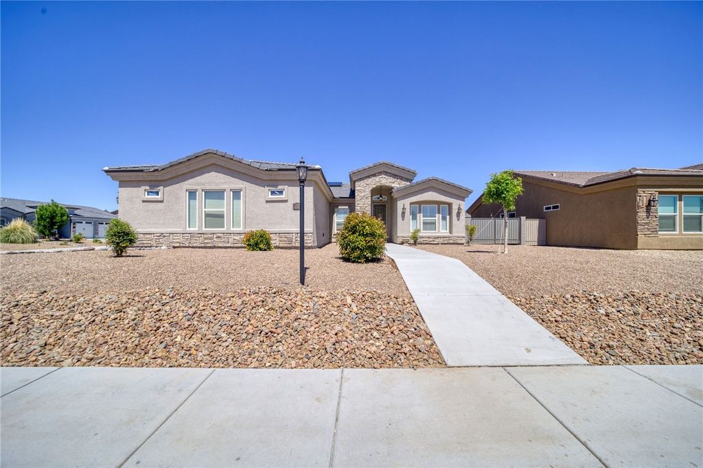 2115 John Wayne Drive, Kingman, AZ 86409