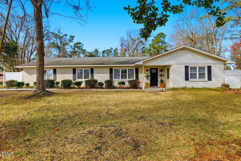 810 Williams Road, New Bern, NC 28562