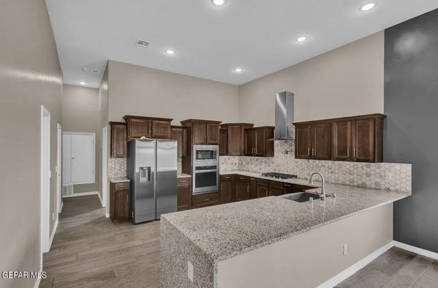 130 Loma Parda Trail, Sunland Park, NM 88063