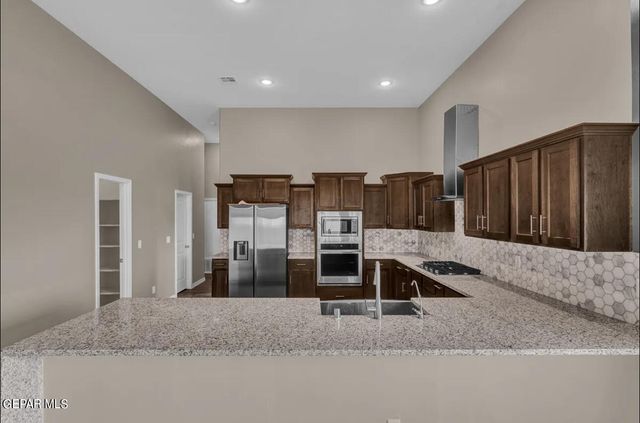 130 Loma Parda Trail, Sunland Park, NM 88063