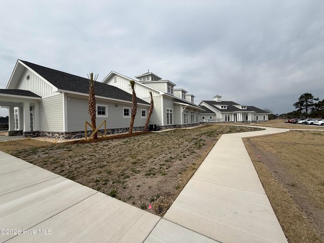 2072 Royal Pines Drive, New Bern, NC 28560