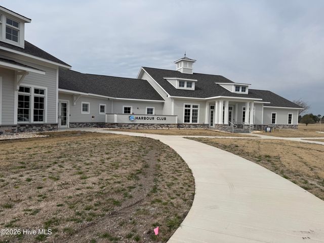 2072 Royal Pines Drive, New Bern, NC 28560