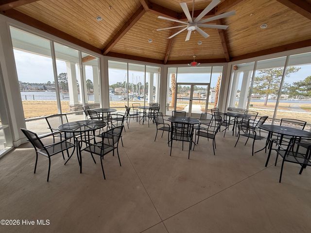 2072 Royal Pines Drive, New Bern, NC 28560