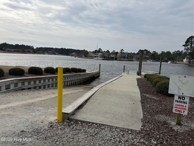 2072 Royal Pines Drive, New Bern, NC 28560