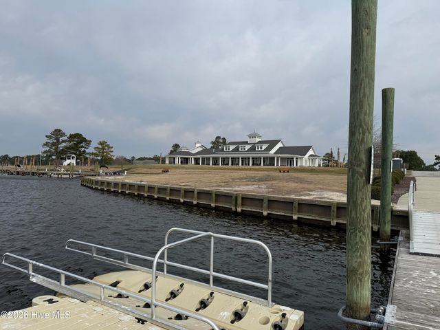 2072 Royal Pines Drive, New Bern, NC 28560