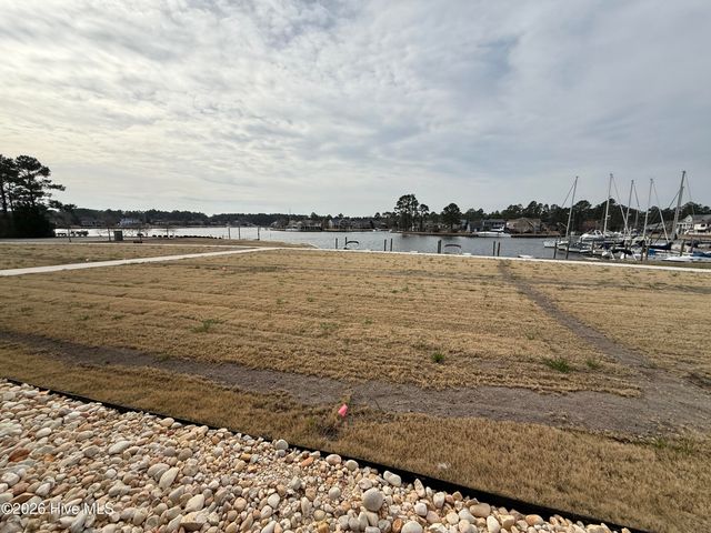 2072 Royal Pines Drive, New Bern, NC 28560