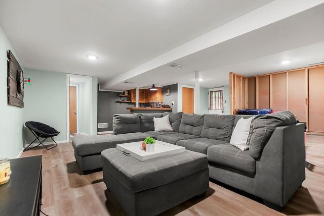 8513 Arlington Avenue, Raytown, MO 64133