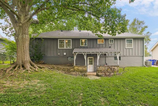 8513 Arlington Avenue, Raytown, MO 64133
