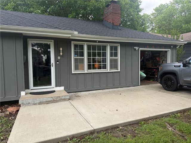 8513 Arlington Avenue, Raytown, MO 64133