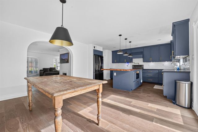 12618 Huntingwick Drive 100, Houston, TX 77024