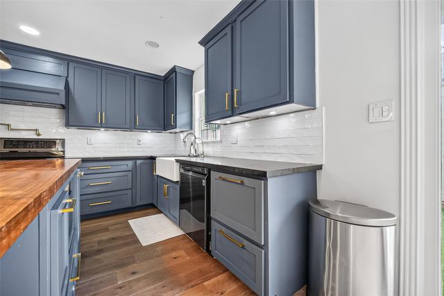 12618 Huntingwick Drive 100, Houston, TX 77024