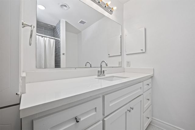 12618 Huntingwick Drive 100, Houston, TX 77024