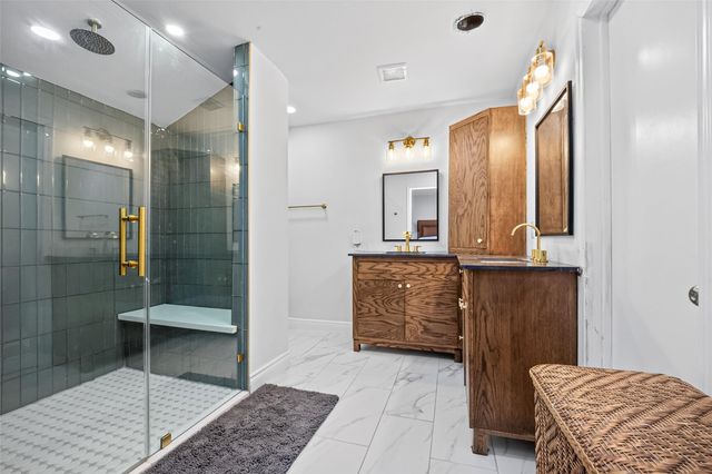 12618 Huntingwick Drive 100, Houston, TX 77024