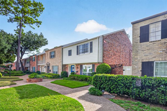 12618 Huntingwick Drive 100, Houston, TX 77024