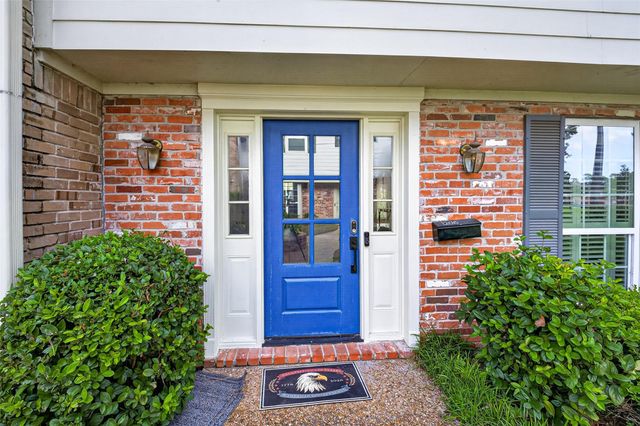 12618 Huntingwick Drive 100, Houston, TX 77024