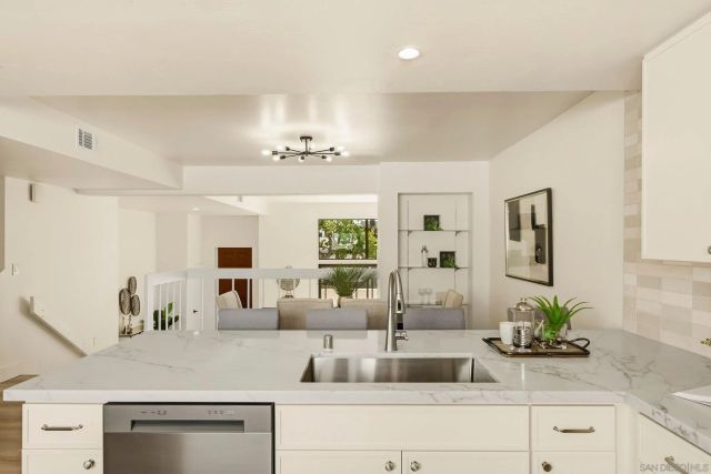 7382 Caminito Carlotta, San Diego, CA 92120