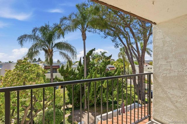 7382 Caminito Carlotta, San Diego, CA 92120