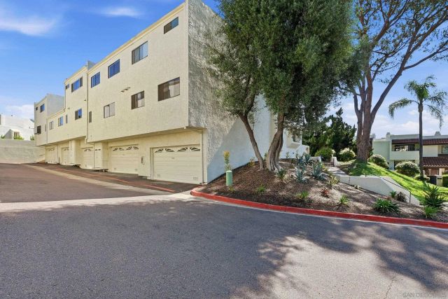 7382 Caminito Carlotta, San Diego, CA 92120