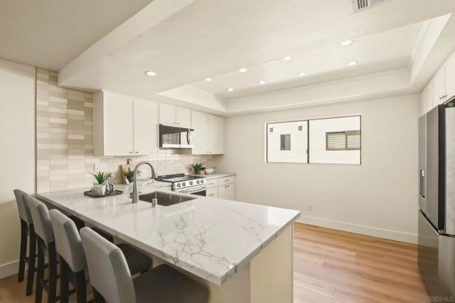 7382 Caminito Carlotta, San Diego, CA 92120