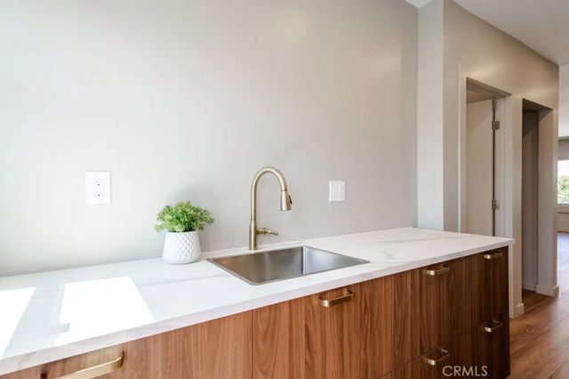 10 Esperanza Avenue 12, Long Beach, CA 90802
