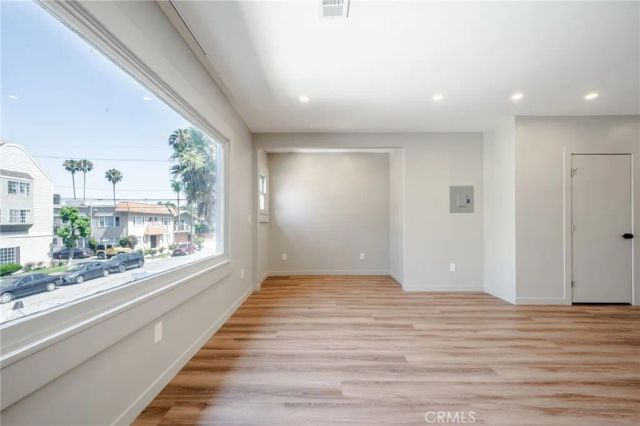 10 Esperanza Avenue 12, Long Beach, CA 90802