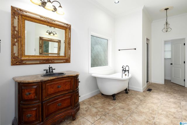2000 SHADOW OAKS CIRCLE, Wilsonville, AL 35186