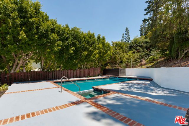 4491 Gayle Drive, Tarzana (los Angeles), CA 91356