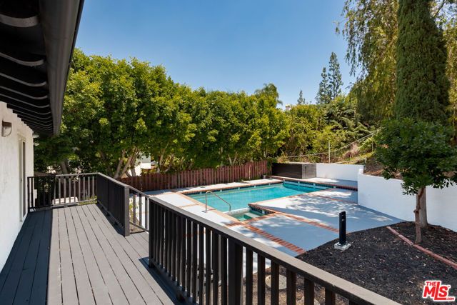 4491 Gayle Drive, Tarzana (los Angeles), CA 91356