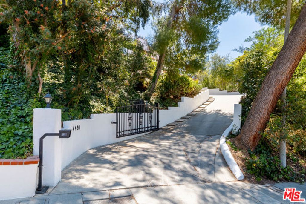 4491 Gayle Drive, Tarzana (los Angeles), CA 91356