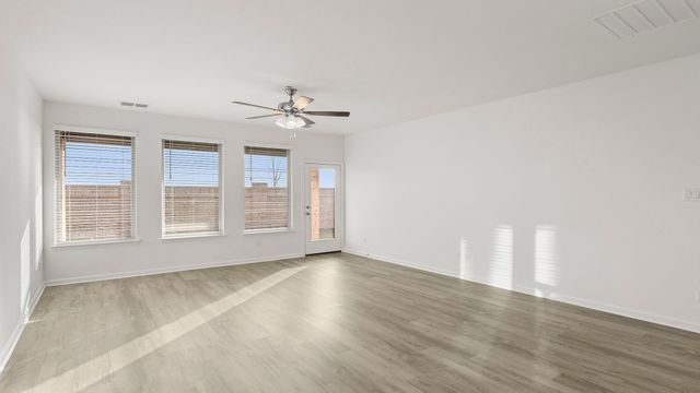 778 Hidden Feather Drive, Lavon, TX 75166