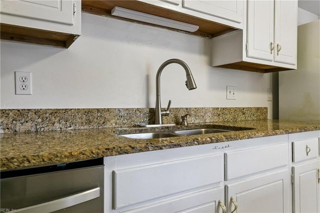 381 Circuit Ln Unit C, Newport News, VA 23608