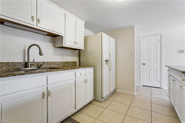 381 Circuit Ln Unit C, Newport News, VA 23608